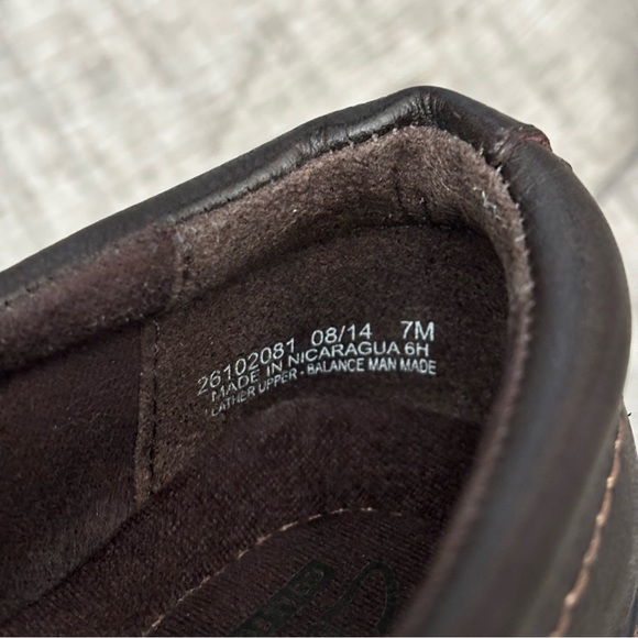 Clarks Collection Ashland Glow, Brown Leather Loafer, EUC - Picture 6 of 12